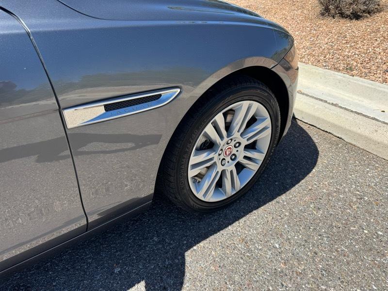 Jaguar XF 4dr Sdn 35t Premium RWD 2016