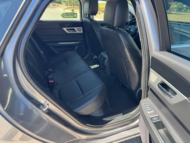 Jaguar XF 4dr Sdn 35t Premium RWD 2016