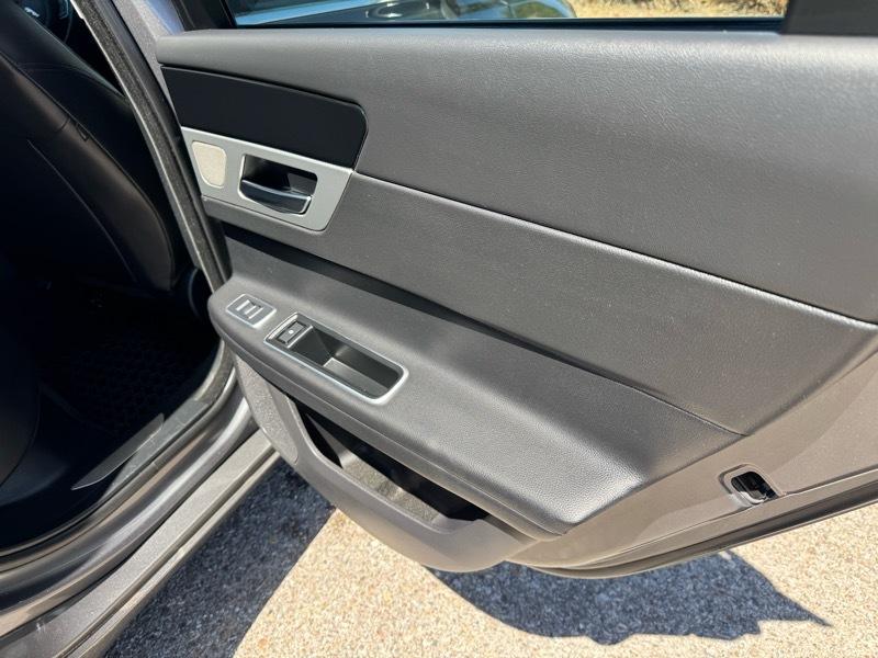 Jaguar XF 4dr Sdn 35t Premium RWD 2016