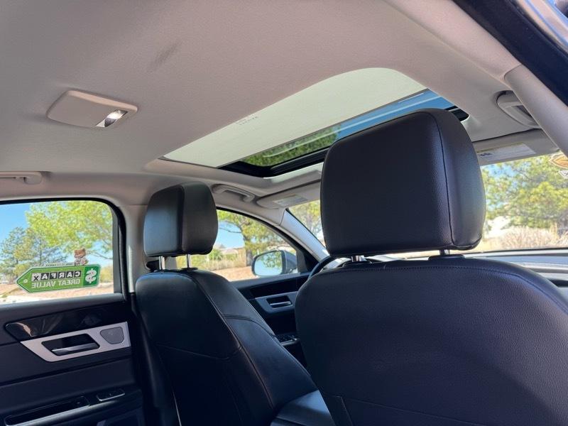 Jaguar XF 4dr Sdn 35t Premium RWD 2016