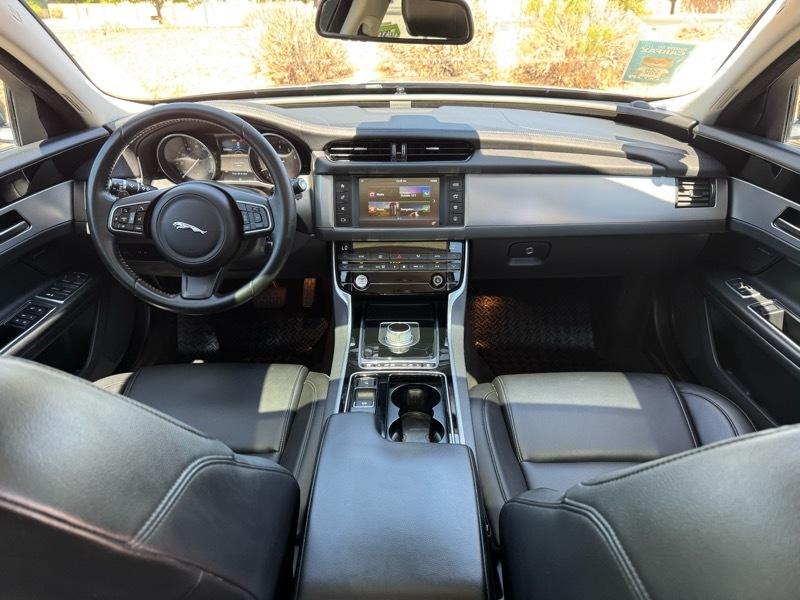 Jaguar XF 4dr Sdn 35t Premium RWD 2016