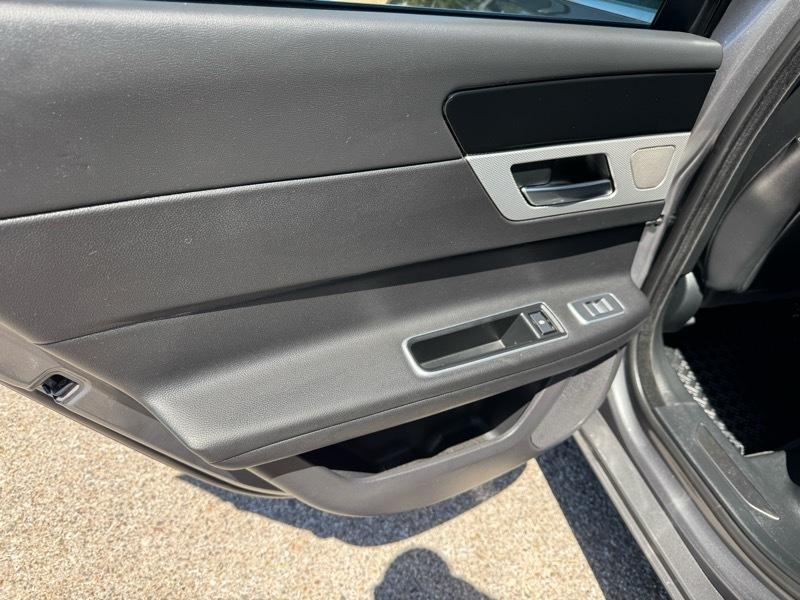 Jaguar XF 4dr Sdn 35t Premium RWD 2016