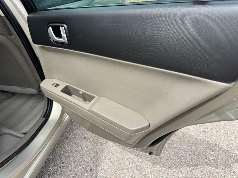 Mitsubishi Galant 4dr Sdn ES 2.4L Auto 2006