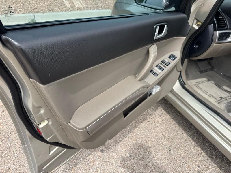 Mitsubishi Galant 4dr Sdn ES 2.4L Auto 2006