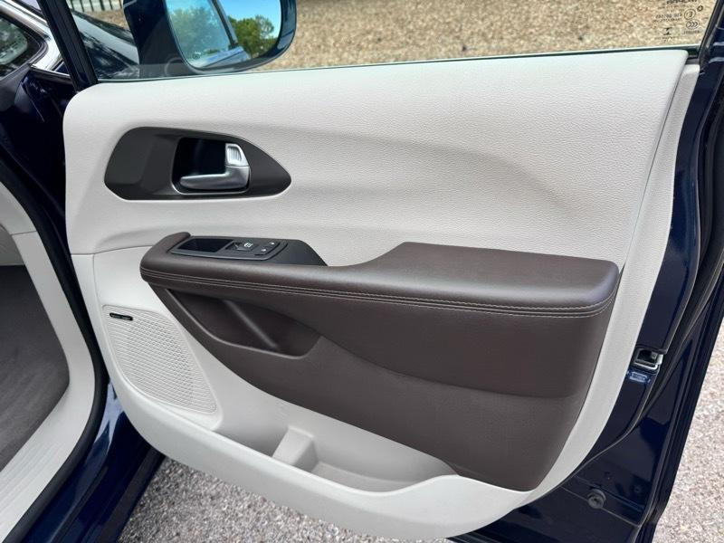 Chrysler Pacifica Touring L Plus FWD 2019