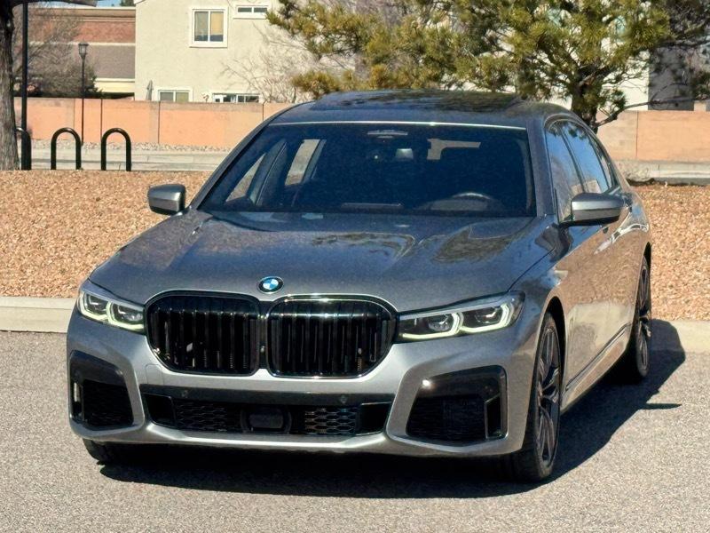 BMW 7 Series M760i xDrive Sedan 2022