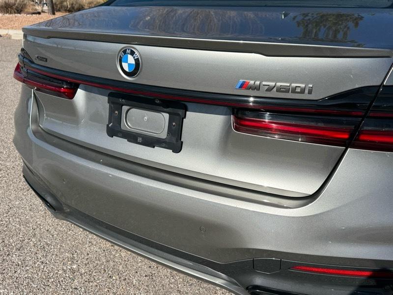 BMW 7 Series M760i xDrive Sedan 2022
