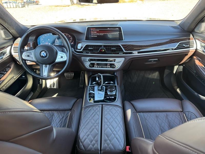 BMW 7 Series M760i xDrive Sedan 2022