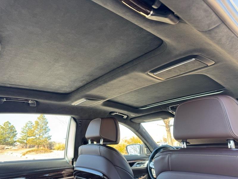 BMW 7 Series M760i xDrive Sedan 2022