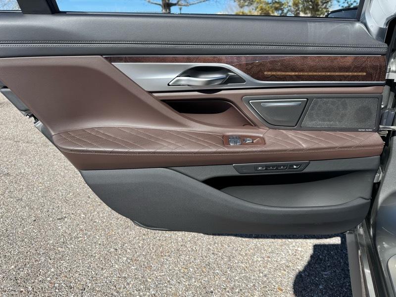 BMW 7 Series M760i xDrive Sedan 2022