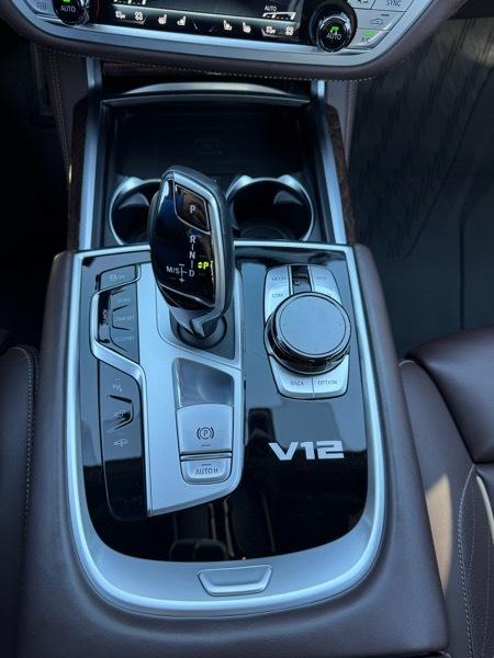 BMW 7 Series M760i xDrive Sedan 2022
