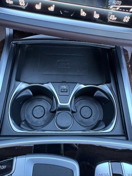 BMW 7 Series M760i xDrive Sedan 2022