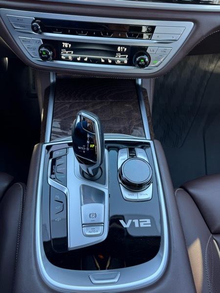 BMW 7 Series M760i xDrive Sedan 2022