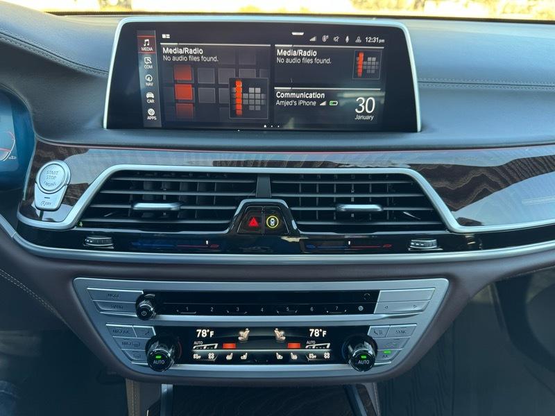 BMW 7 Series M760i xDrive Sedan 2022