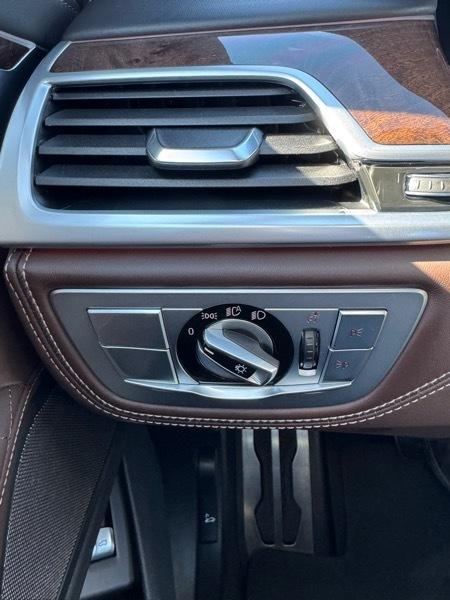 BMW 7 Series M760i xDrive Sedan 2022