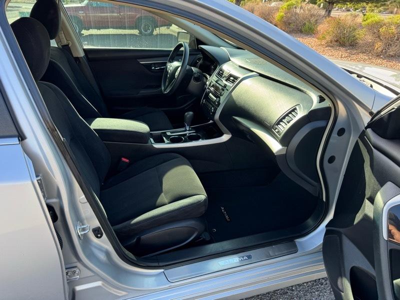 Nissan Altima 4dr Sdn I4 2.5 S 2013