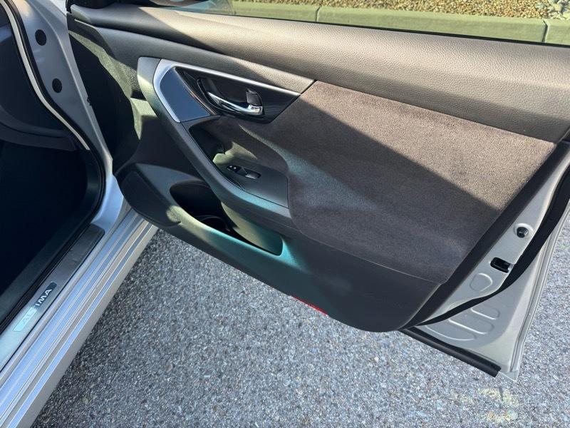 Nissan Altima 4dr Sdn I4 2.5 S 2013