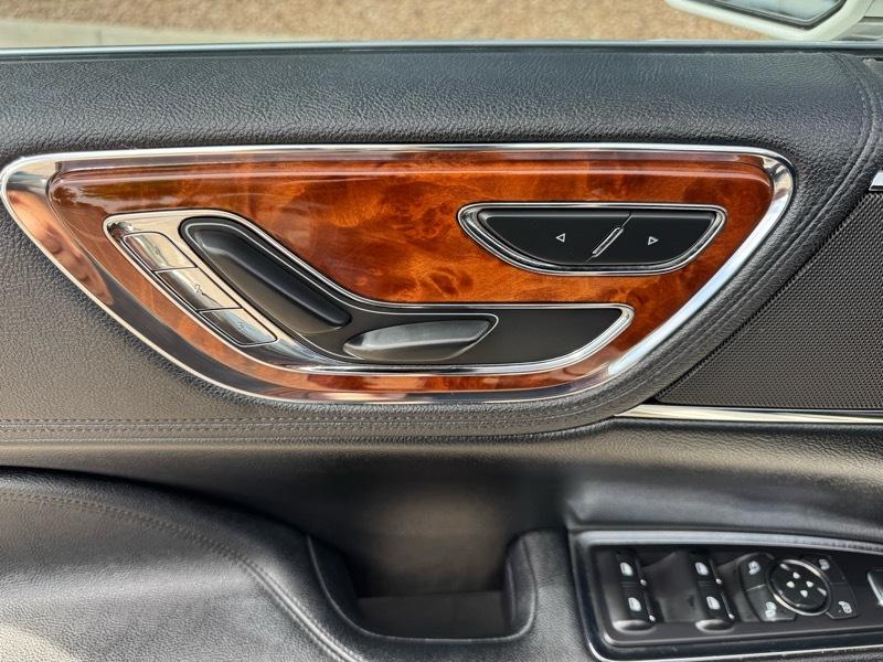 Lincoln Continental Standard FWD 2020