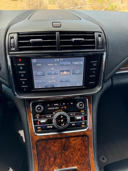 Lincoln Continental Standard FWD 2020