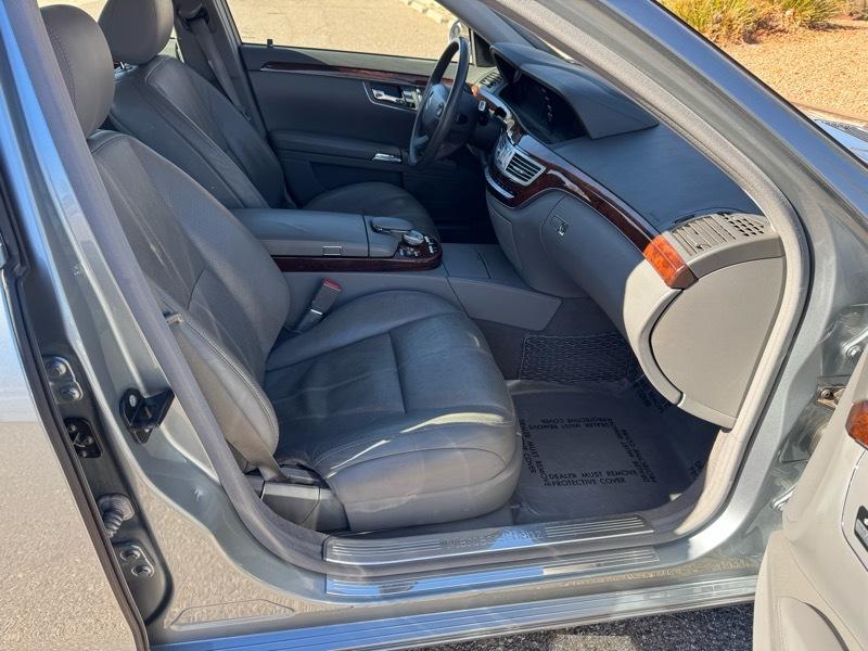 Mercedes-Benz S-Class 4dr Sdn 5.5L V8 RWD 2007