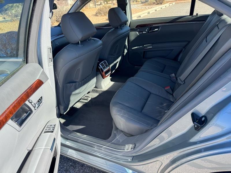 Mercedes-Benz S-Class 4dr Sdn 5.5L V8 RWD 2007