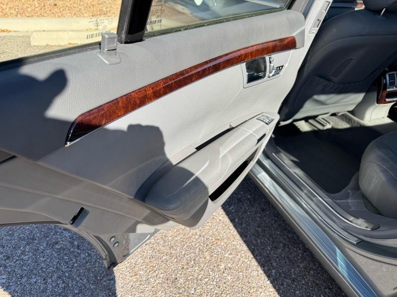 Mercedes-Benz S-Class 4dr Sdn 5.5L V8 RWD 2007