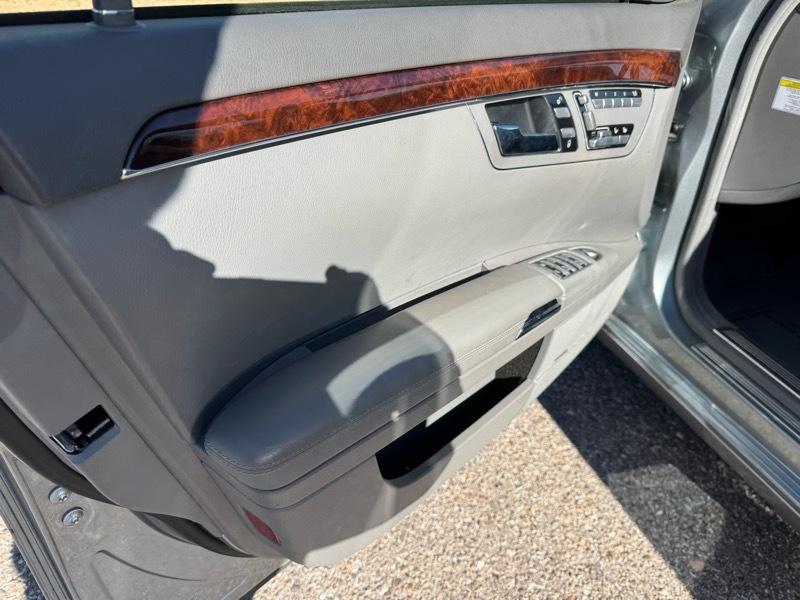 Mercedes-Benz S-Class 4dr Sdn 5.5L V8 RWD 2007