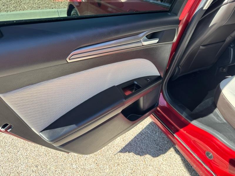 Ford Fusion SE FWD 2019