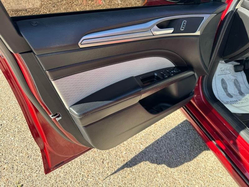 Ford Fusion SE FWD 2019