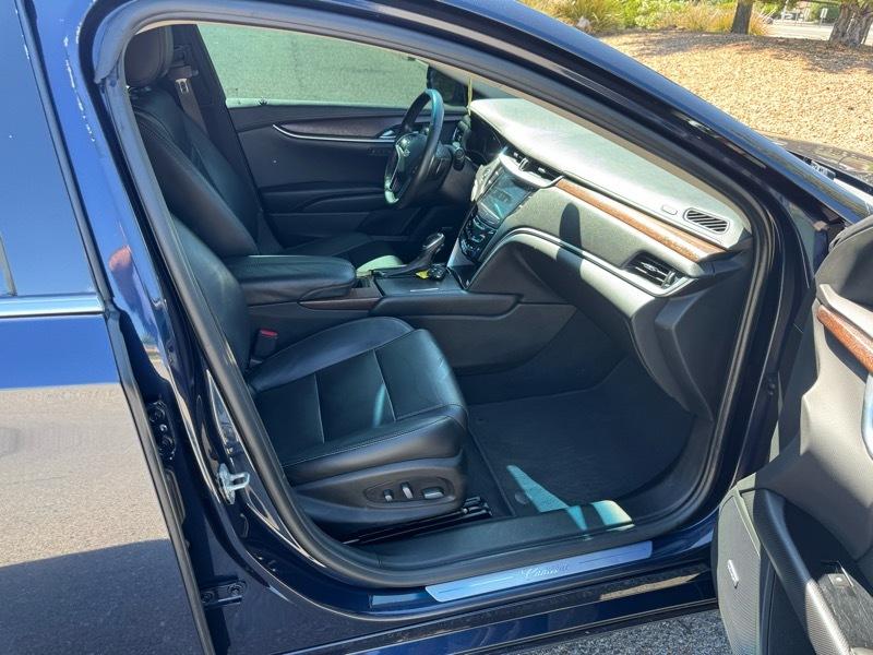 Cadillac XTS 4dr Sdn Luxury FWD 2019