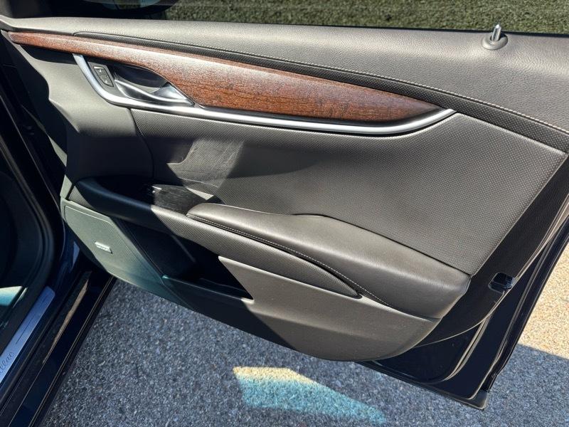 Cadillac XTS 4dr Sdn Luxury FWD 2019