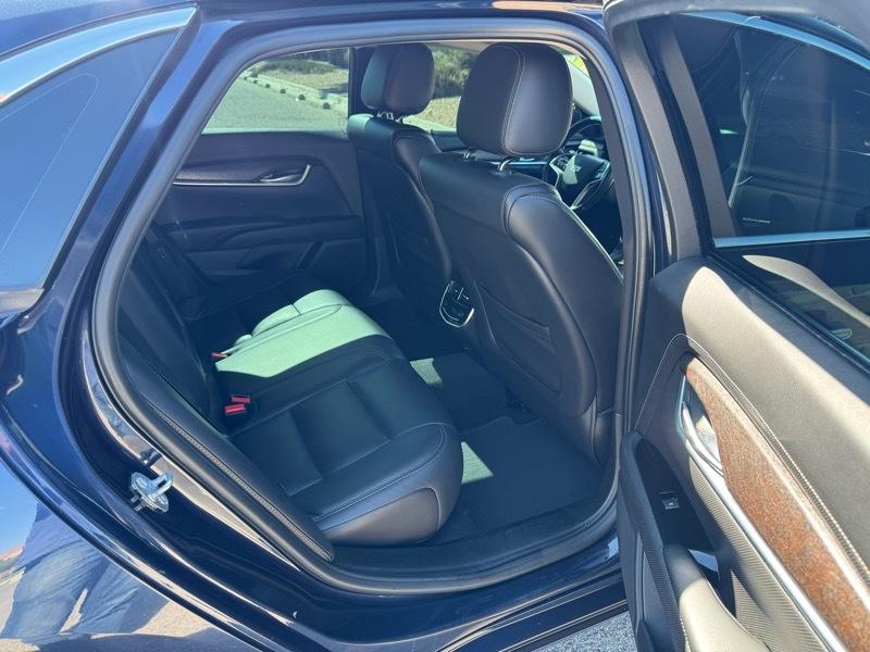 Cadillac XTS 4dr Sdn Luxury FWD 2019
