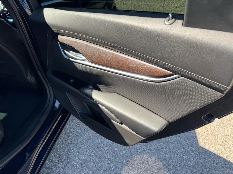 Cadillac XTS 4dr Sdn Luxury FWD 2019