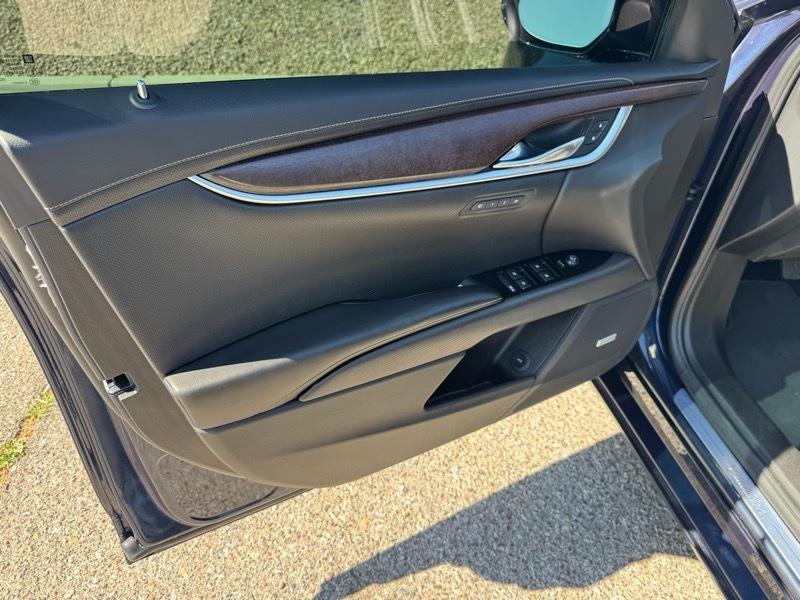 Cadillac XTS 4dr Sdn Luxury FWD 2019
