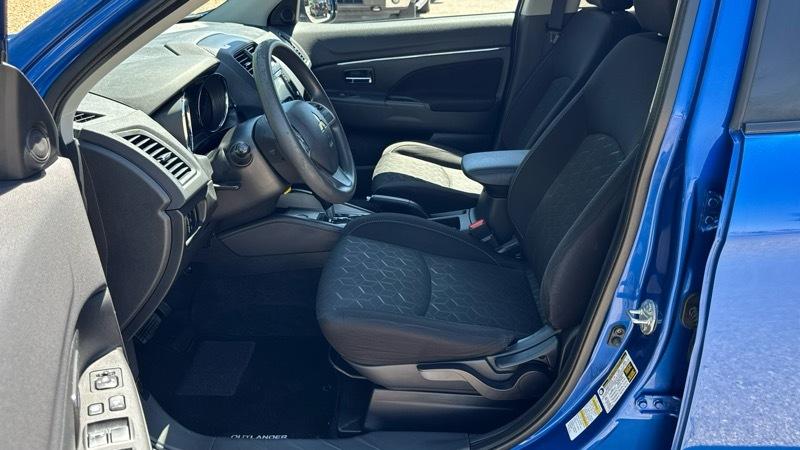 Mitsubishi Outlander Sport ES 2.0 CVT 2021