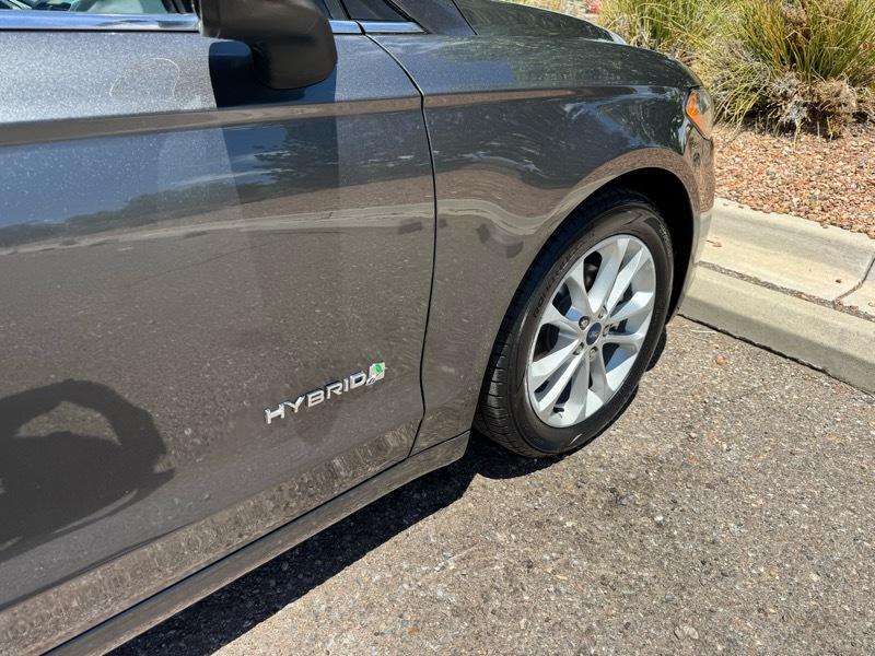 Ford Fusion Hybrid SE FWD 2019