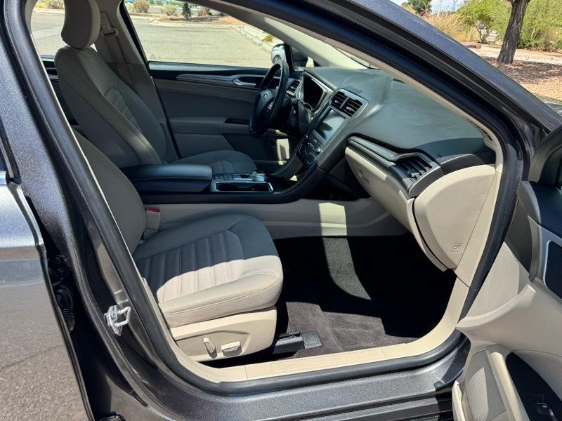Ford Fusion Hybrid SE FWD 2019