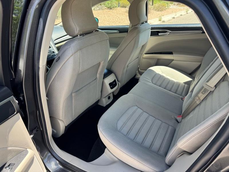 Ford Fusion Hybrid SE FWD 2019