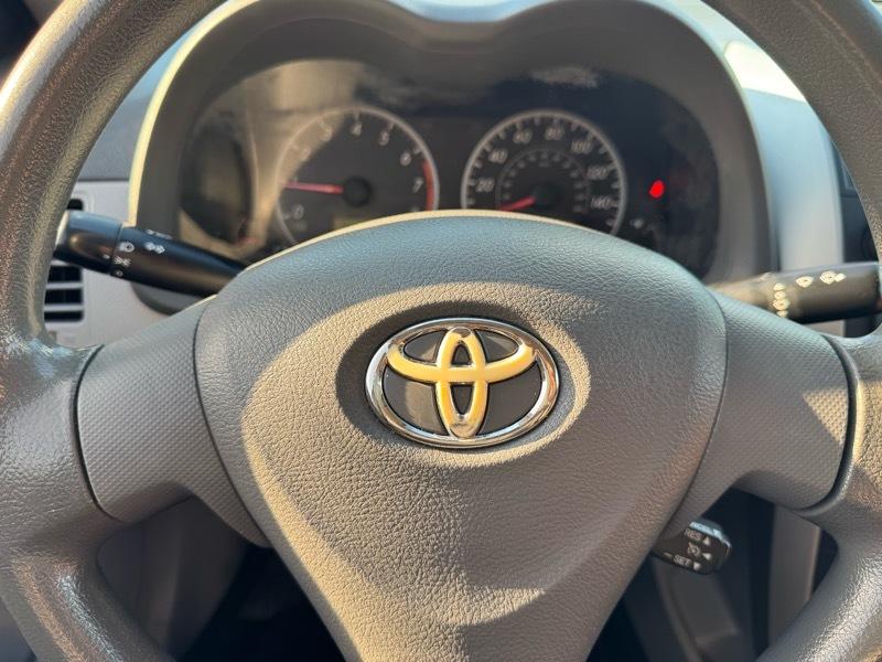 Toyota Corolla 4dr Sdn Auto LE (Natl) 2009