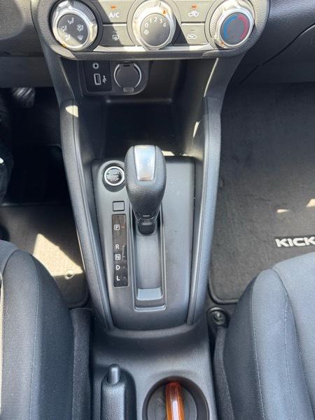 Nissan Kicks S FWD 2023