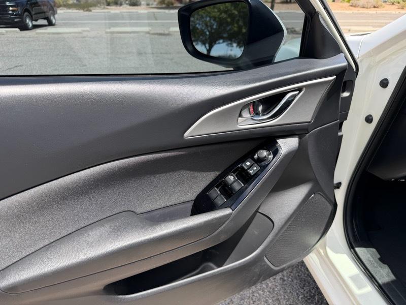 Mazda Mazda3 4-Door Sport Auto 2018