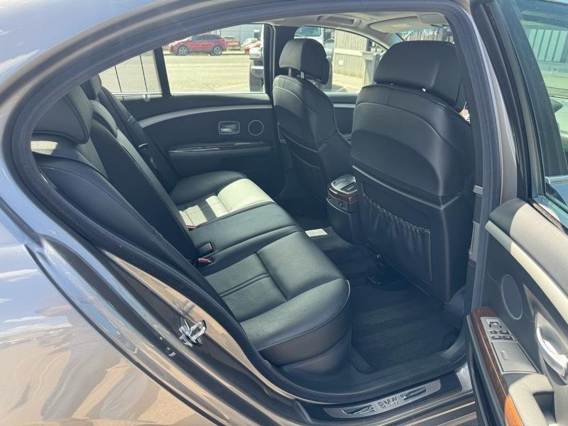 BMW 7 Series 750i 4dr Sdn 2006