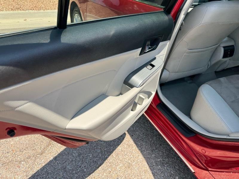 Toyota Camry Hybrid 4dr Sdn XLE (Natl) 2013