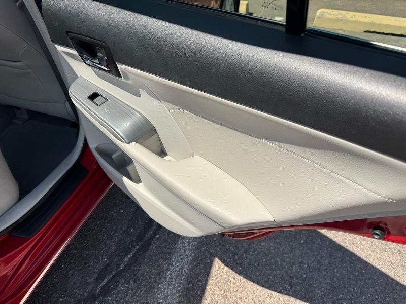 Toyota Camry Hybrid 4dr Sdn XLE (Natl) 2013