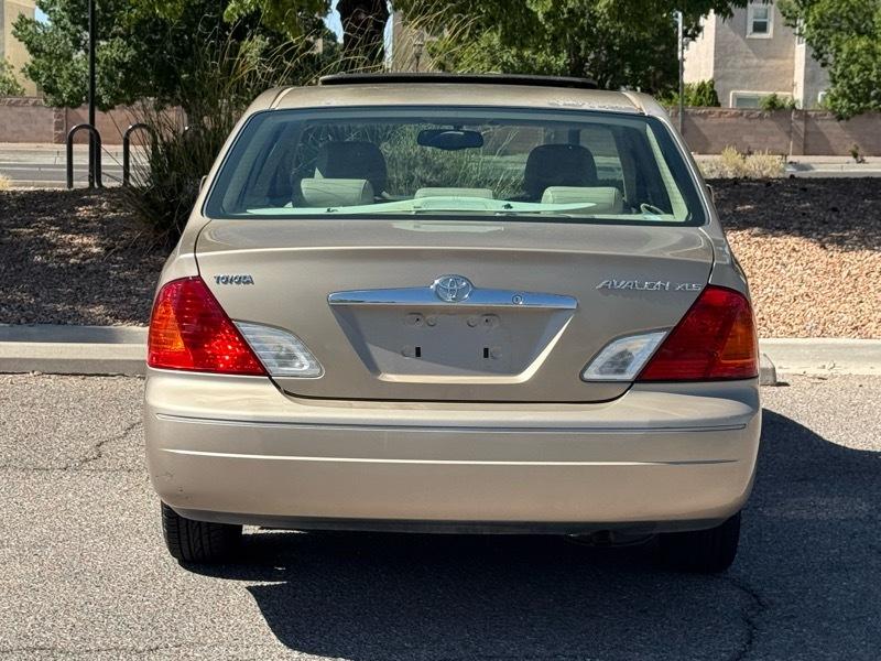 Toyota Avalon 4dr Sdn XLS w/Bucket Seats (Natl) 2001