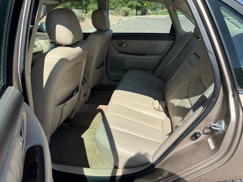 Toyota Avalon 4dr Sdn XLS w/Bucket Seats (Natl) 2001