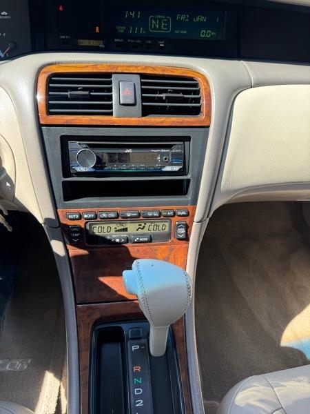 Toyota Avalon 4dr Sdn XLS w/Bucket Seats (Natl) 2001