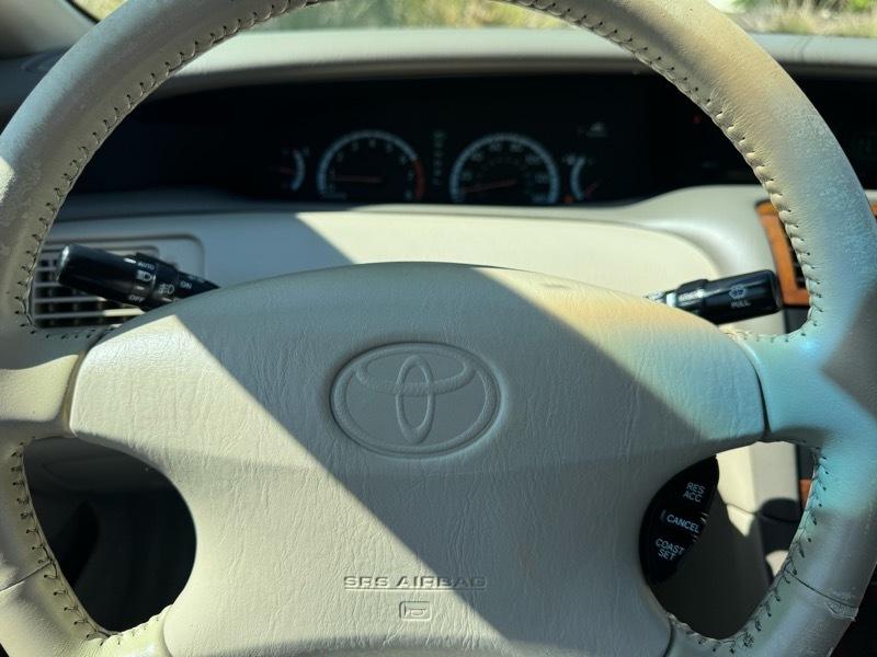 Toyota Avalon 4dr Sdn XLS w/Bucket Seats (Natl) 2001
