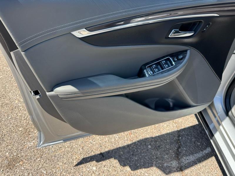 Chevrolet Impala 4dr Sdn LT w/1LT 2015