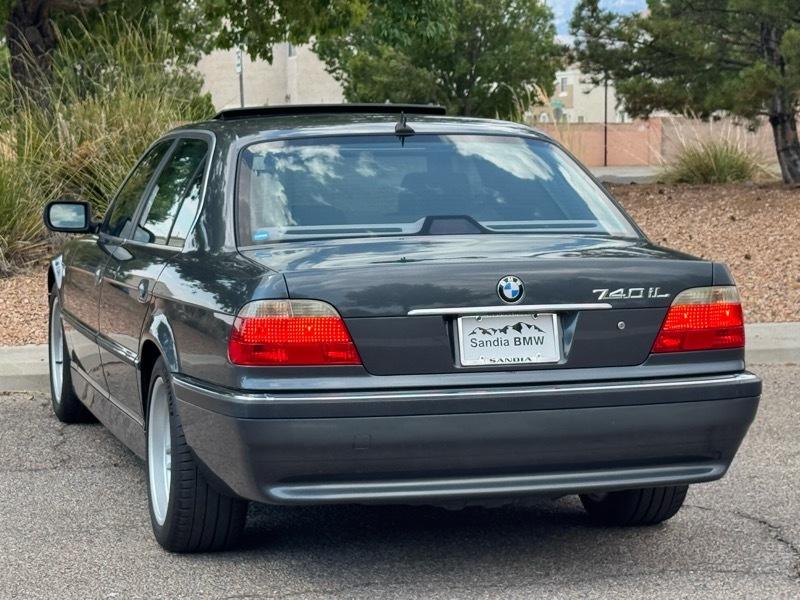 BMW 7 Series 740iL 4dr Sdn 2001